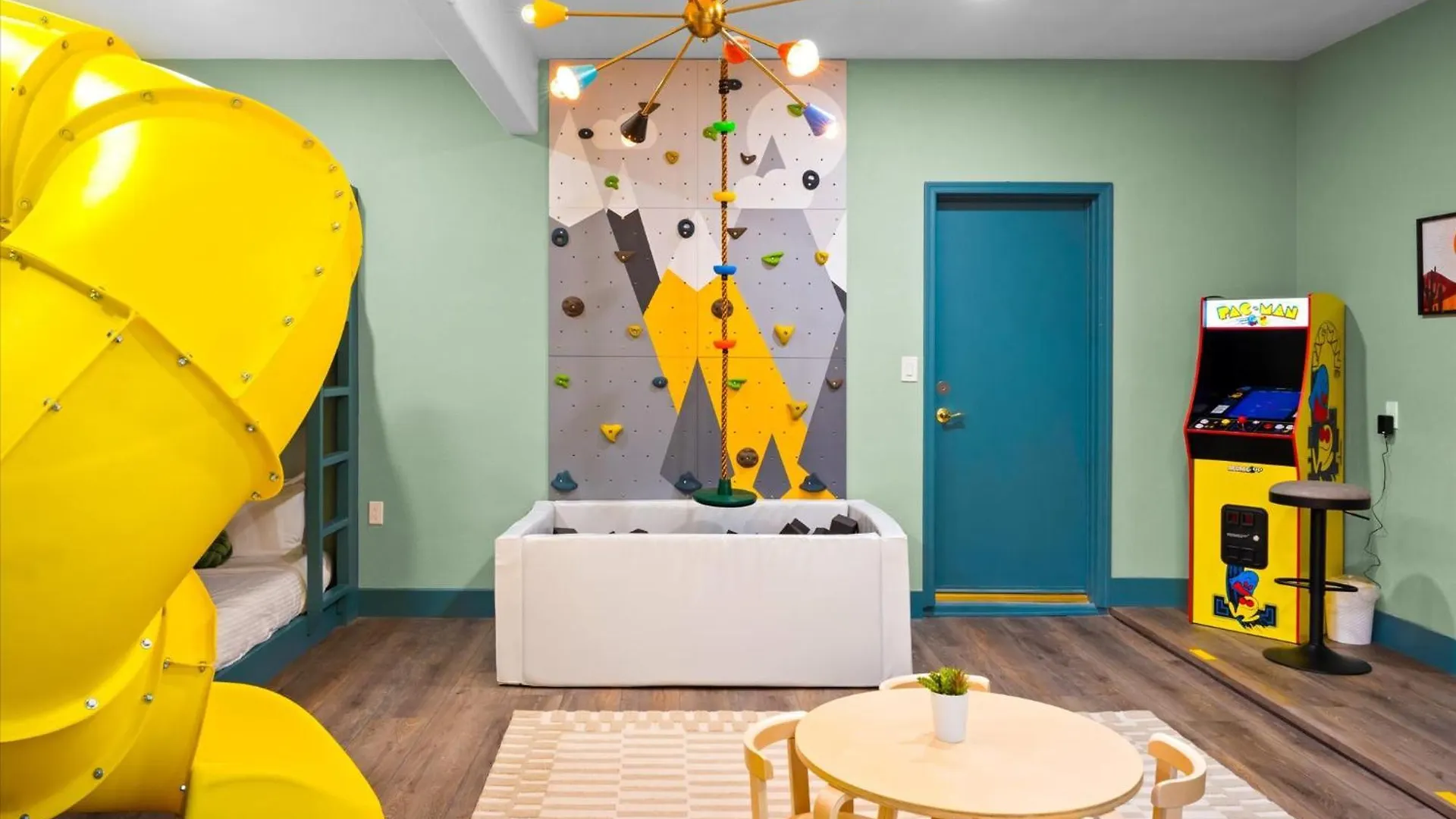Epic Family Home Pool Slide Putt Putt Theatre Room Phoenix Dom wakacyjny